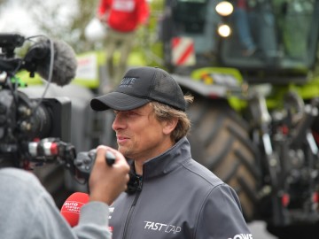 Class Xerion  - ciągnik na torze N&uuml;rburgring